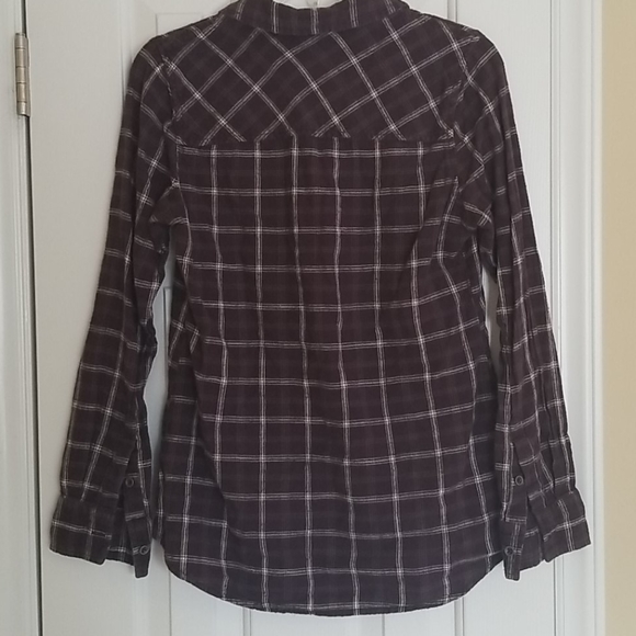 Button up - Picture 3 of 3